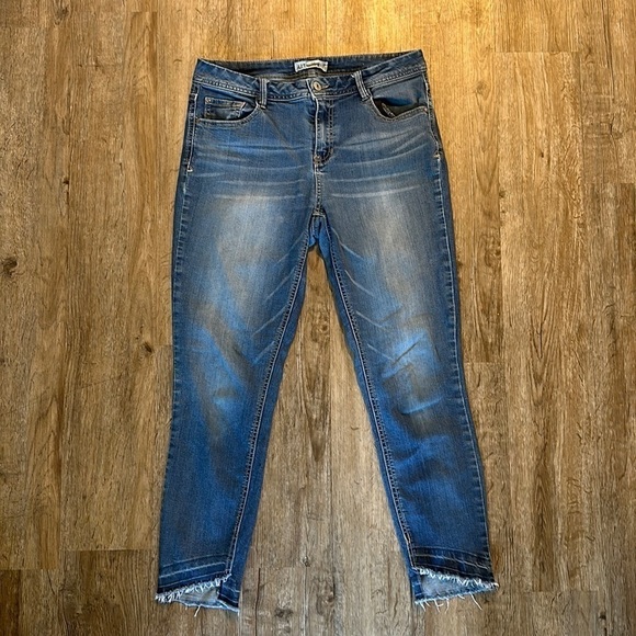 ARTISAN NY SKINNY JEANS (10) - Picture 1 of 11